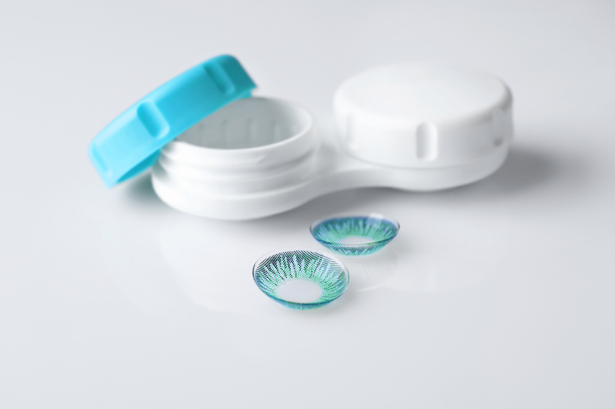 How to Safely Wear Costume Contacts