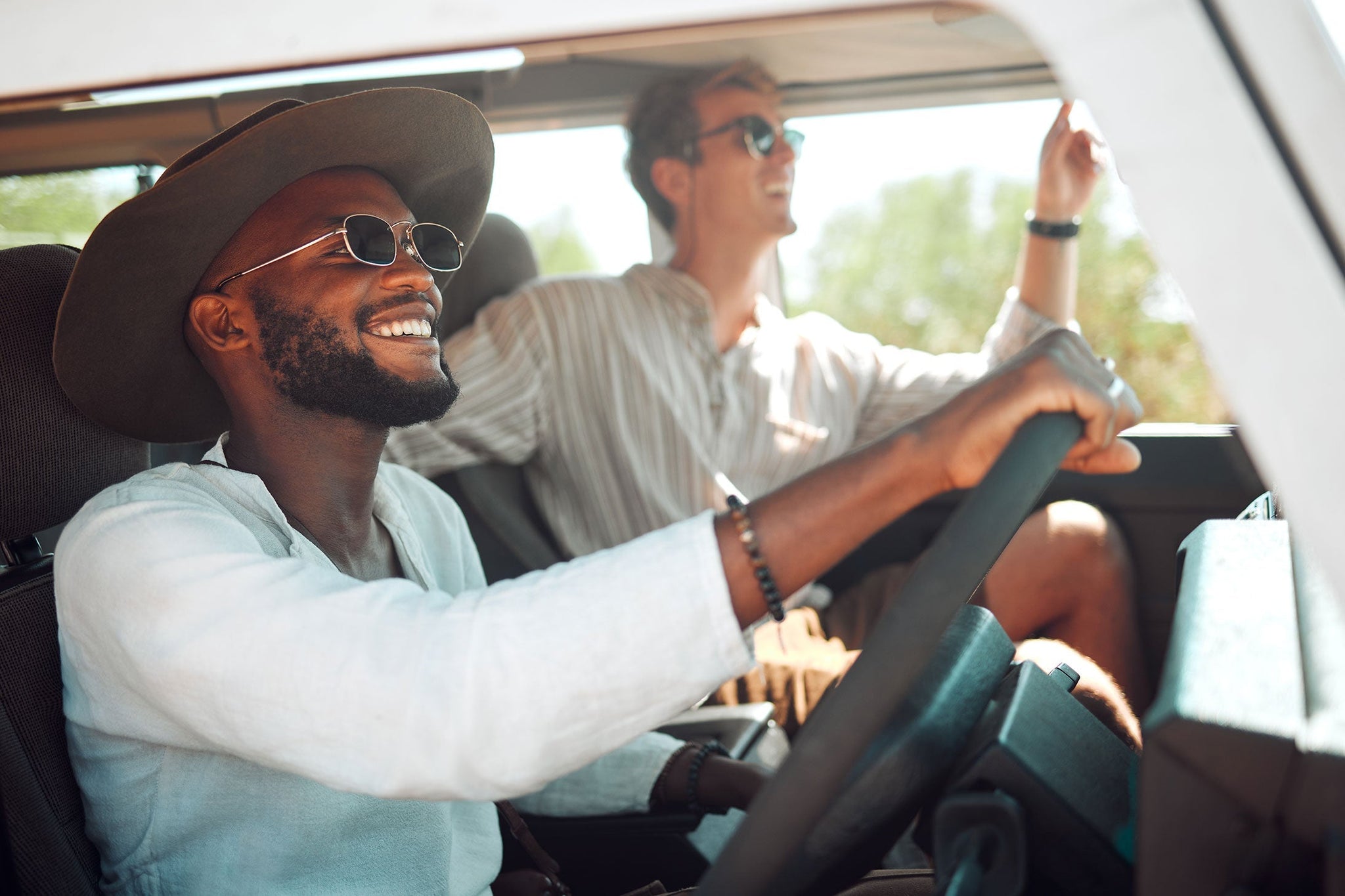 How to Keep Your Eyes Safe & Healthy This Summer