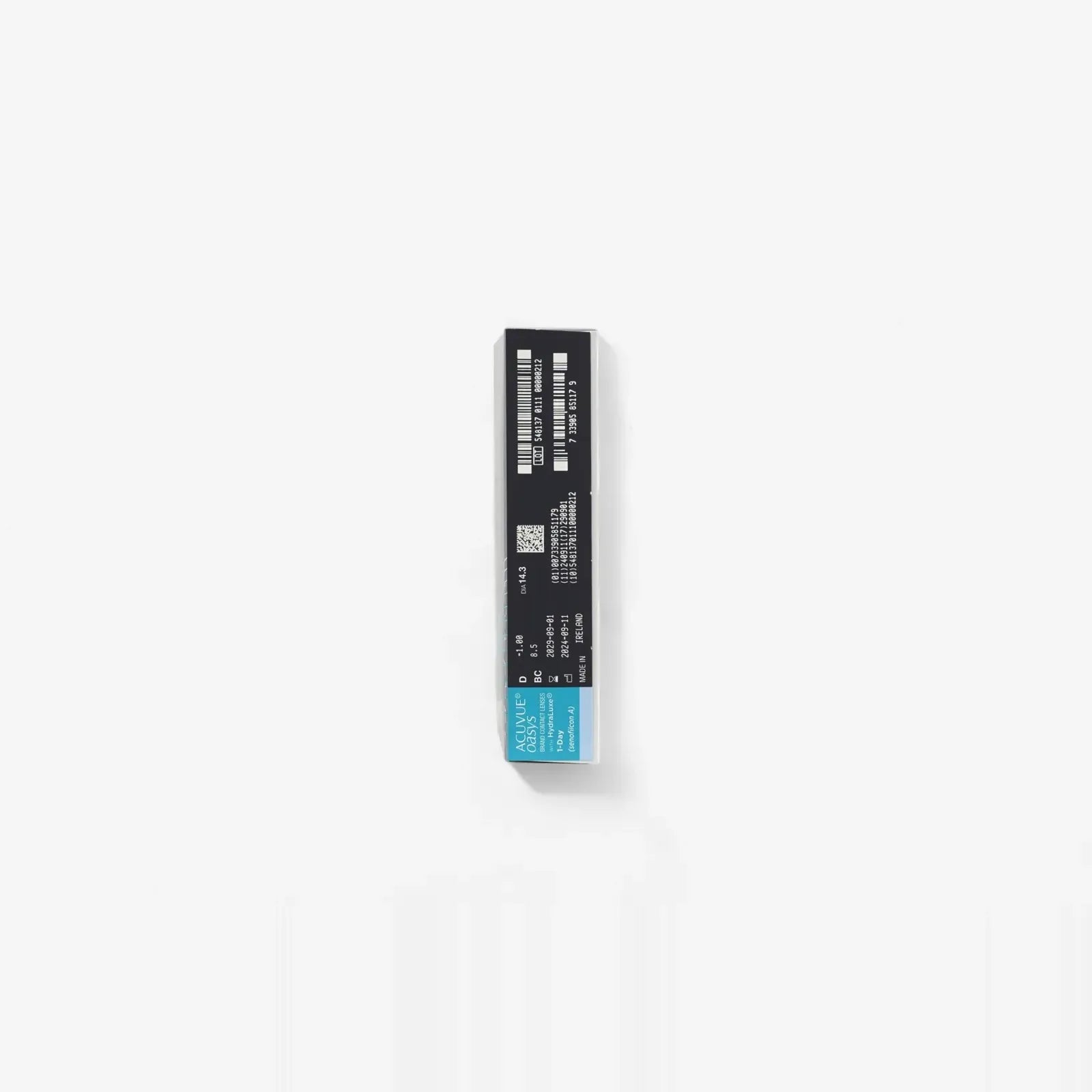 An Acuvue Oasys 1 Day Sphere Hydraluxe 90Pk box stands upright on a plain white background, its clarity matching the precise vision provided by these daily lenses.