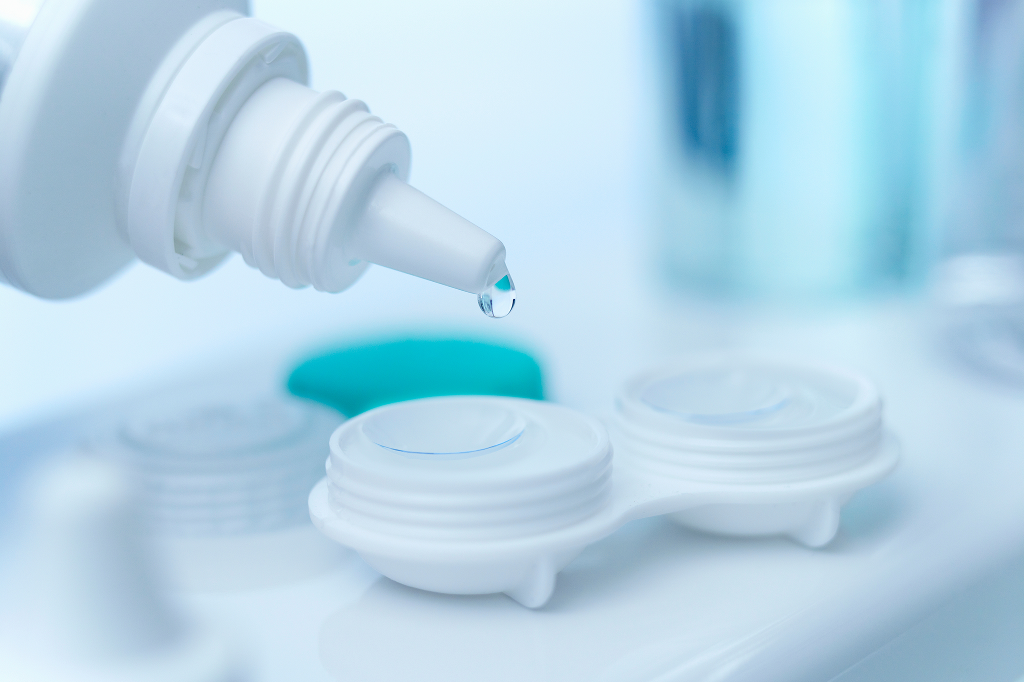 How to Clean Reusable Contact Lenses